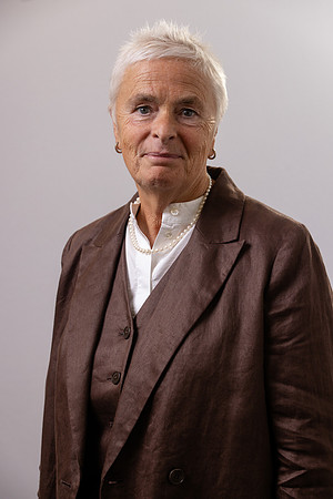 Kim Holt-5