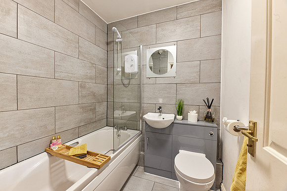 15westminster_close_HR21