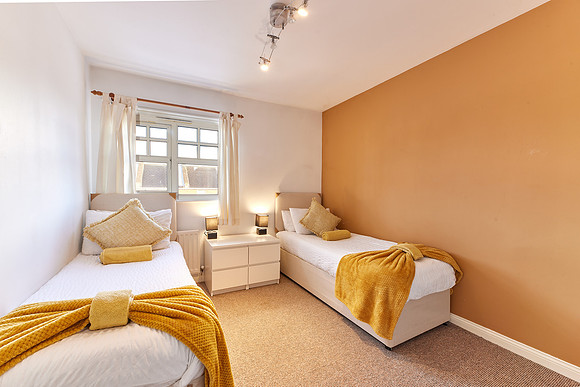 15westminster_close_HR17