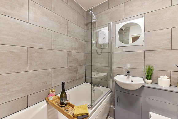 15westminster_close_HR24