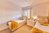 15westminster_close_HR19