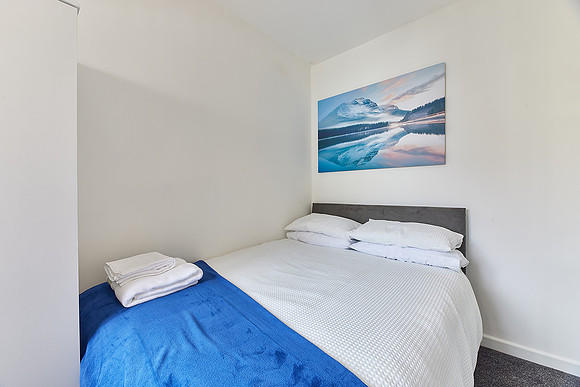Shane - Blyth - Booking + Expedia (60)