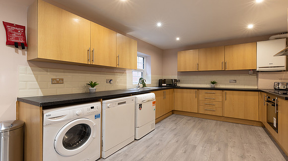 8 Westgate House - Booking + Expedia (37)