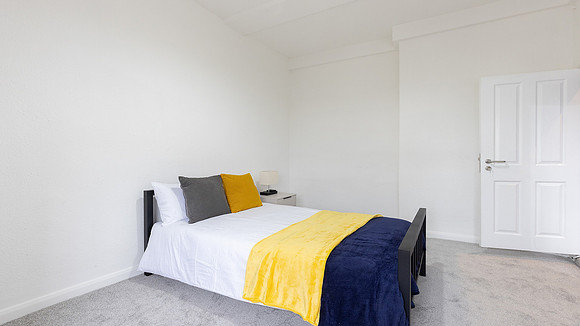8 Westgate House - Booking + Expedia (60)