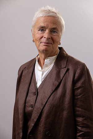 Kim Holt-6