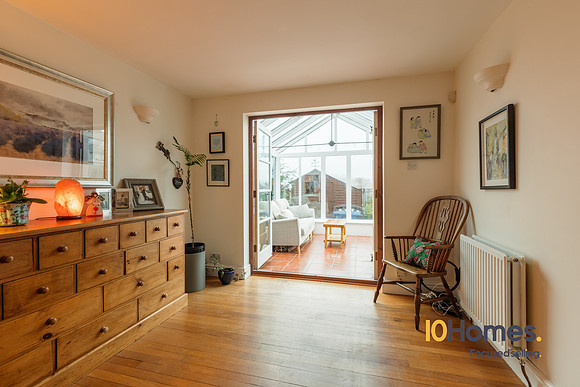 0E0A0402-HDR