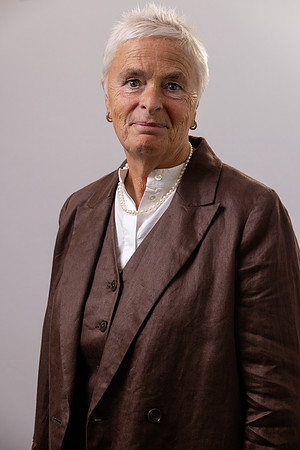 Kim Holt-4